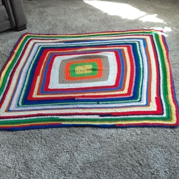 Beautiful hand crocheted 50" X 51" afghan - Picture 2 of 6